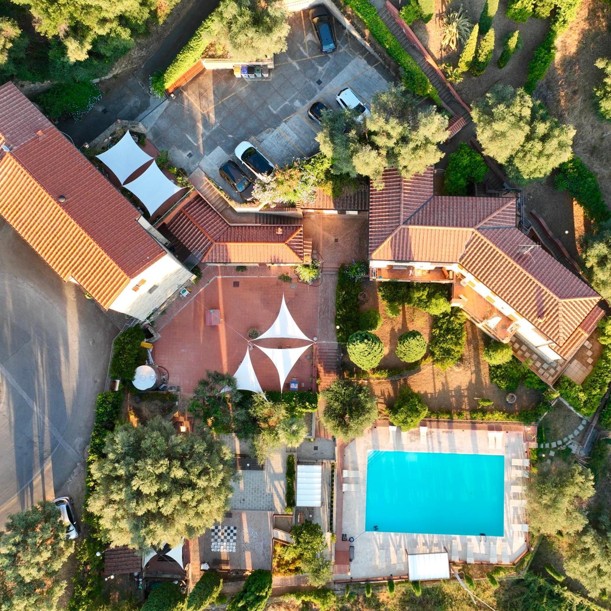 Апарт отель Madonna Del Poggio Cav Скарлино Экстерьер фото